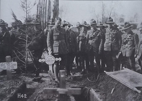 Mike Lee: War – Humanity hanging from a Cross of Iron