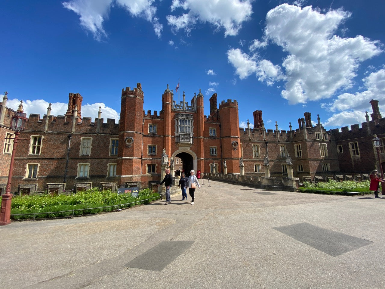 CRUISING WITH ROSS THORBY